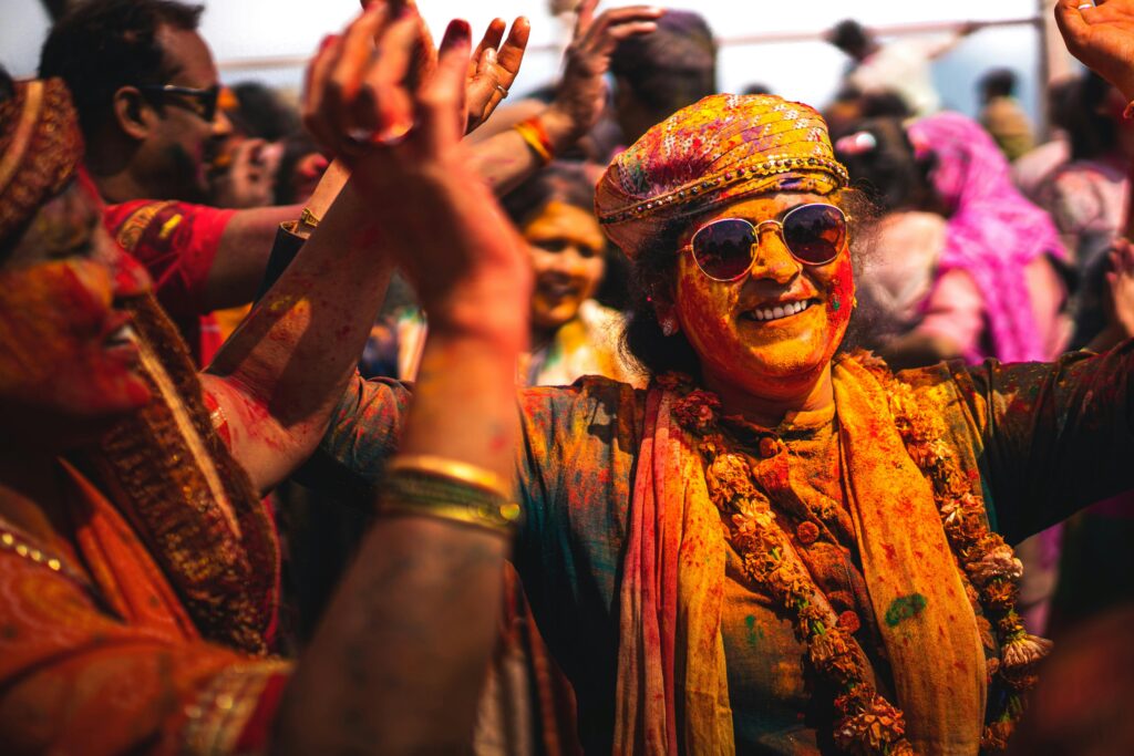 Sigirya Old Manali AirBnb Hostel Rooms Dorm Cafe Events booking airplane bus paragliding hiking fishing camping restaurant tour package